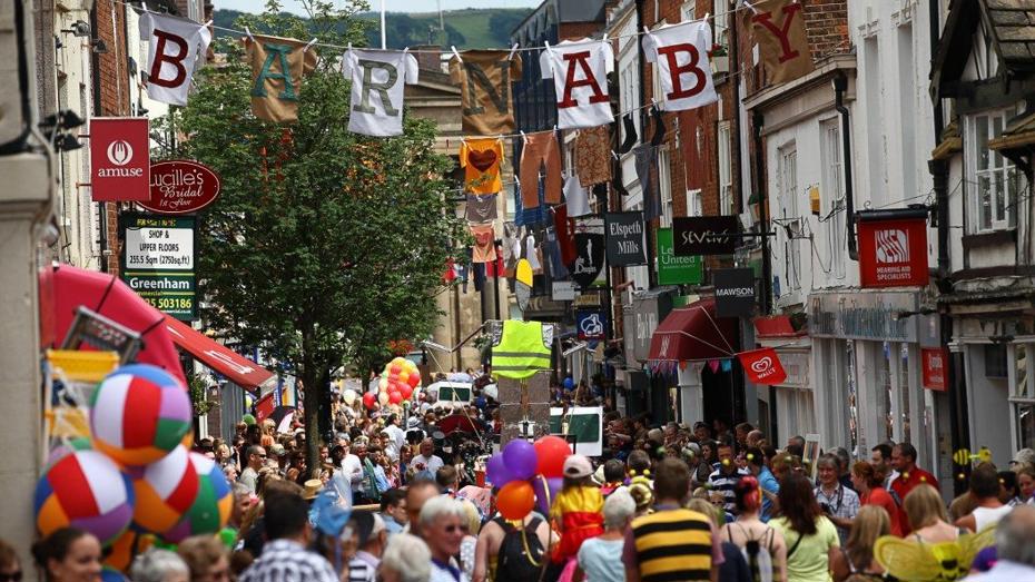 Thousands Line The Streets Of Macclesfield For Barnaby Festivals Carnival Parade Picture Philip Eaglandparad E1454529726857